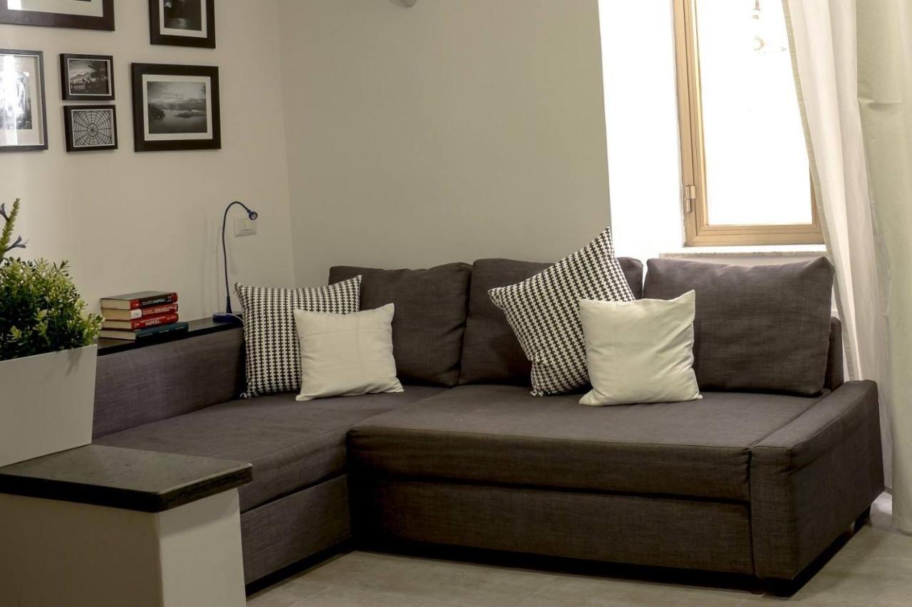 Donna Chiara Holiday House - Toledo Наполи Екстериор снимка