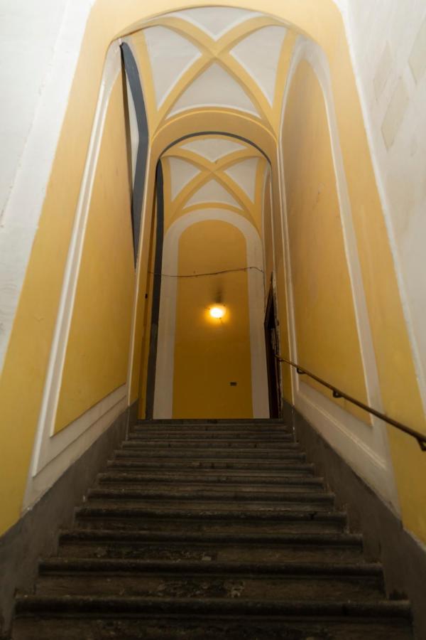Donna Chiara Holiday House - Toledo Наполи Екстериор снимка