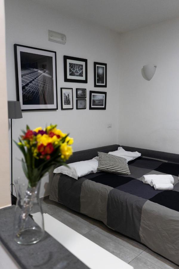 Donna Chiara Holiday House - Toledo Наполи Екстериор снимка